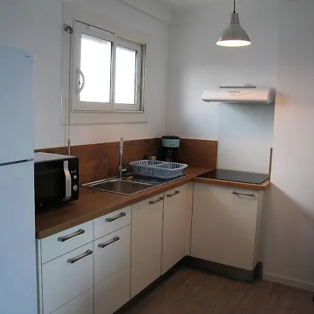 شقة T2 Renove, 4 Couchages, Parking, Face Plage, Centre De Saint-cyprien - Fr-1-106-74