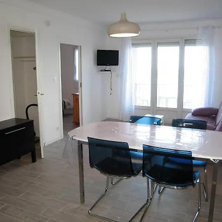 T2 Renove, 4 Couchages, Parking, Face Plage, Centre De Saint-cyprien - Fr-1-106-74