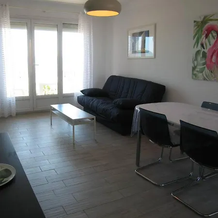 T2 Renove, 4 Couchages, Parking, Face Plage, Centre De Saint-cyprien - Fr-1-106-74