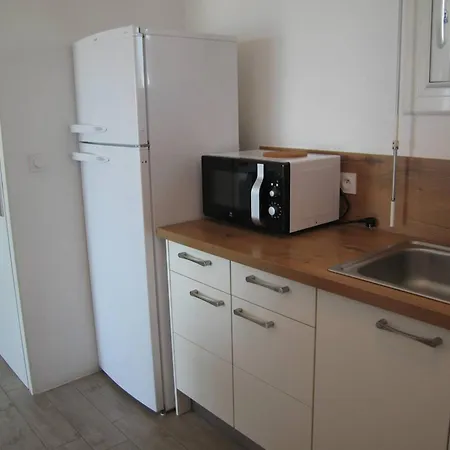 T2 Renove, 4 Couchages, Parking, Face Plage, Centre De Saint-cyprien - Fr-1-106-74 *