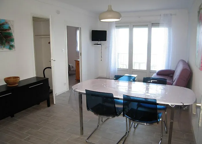 T2 Rénové, 4 Couchages, Parking, Face Plage, Centre De Saint-cyprien - Fr-1-106-74 Appartamento Saint-Cyprien (Pyrenees-Orientales)
